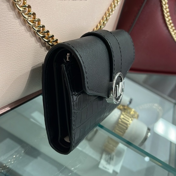 MICHAEL KORS CARMEN MEDIUM LOGO AND FAUX LEATHER WALLET BLACK 
NWT - Picture 3 of 16